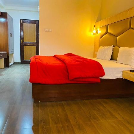 Hotel Hawa Mahal Manāli Екстериор снимка
