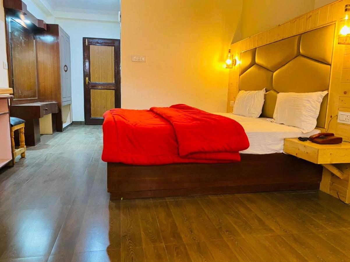 Hotel Hawa Mahal Manāli Екстериор снимка