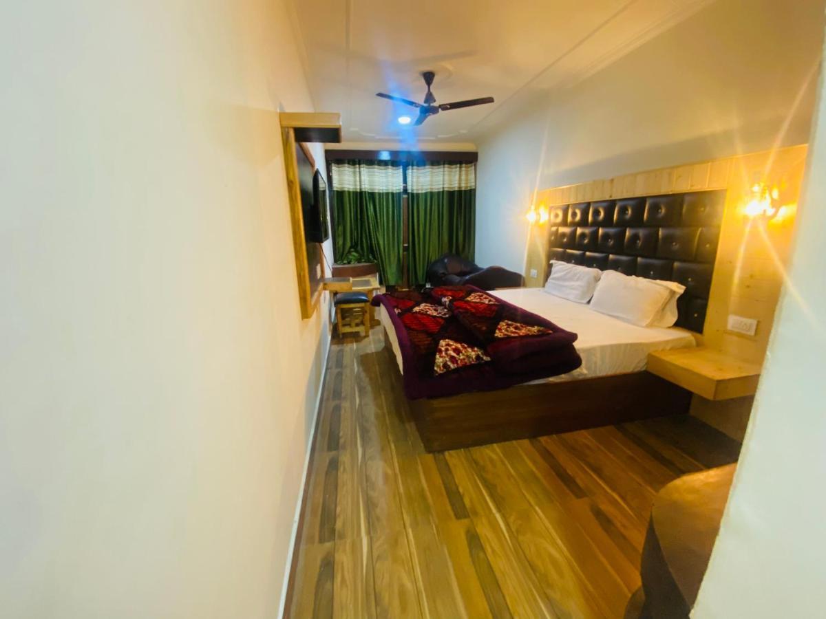 Hotel Hawa Mahal Manāli Екстериор снимка