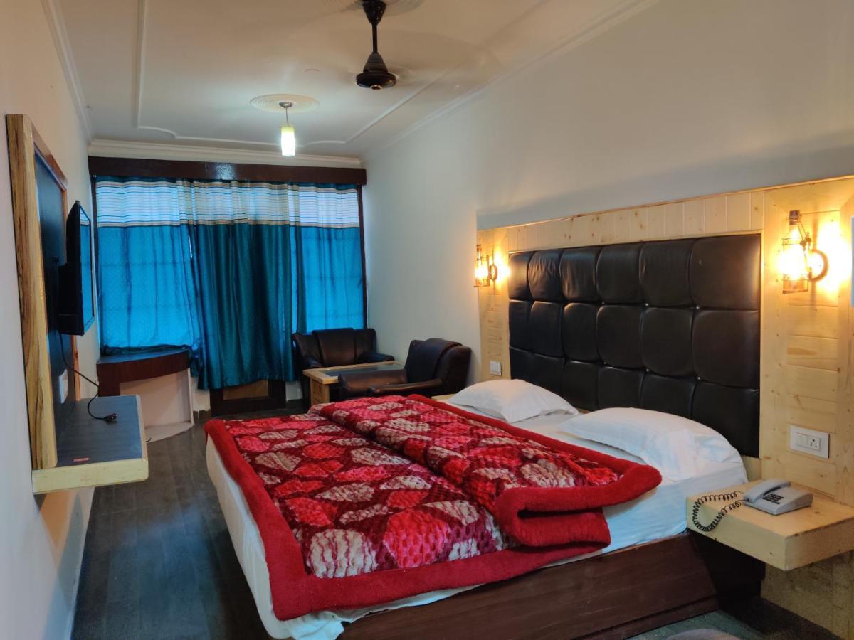 Hotel Hawa Mahal Manāli Екстериор снимка