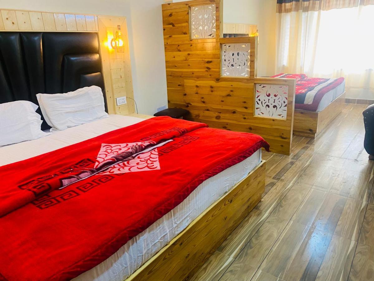 Hotel Hawa Mahal Manāli Екстериор снимка