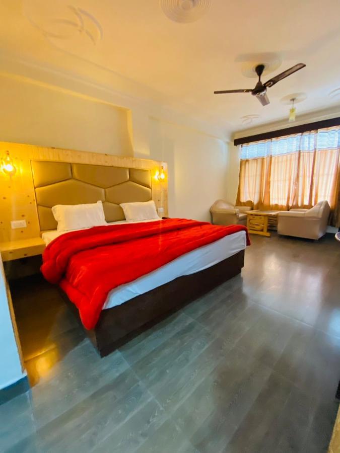 Hotel Hawa Mahal Manāli Екстериор снимка