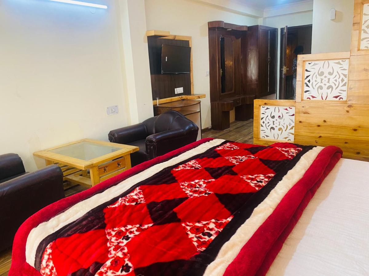 Hotel Hawa Mahal Manāli Екстериор снимка