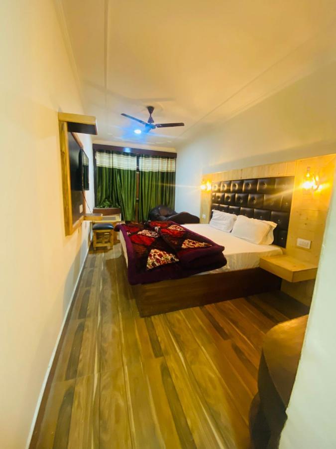 Hotel Hawa Mahal Manāli Екстериор снимка