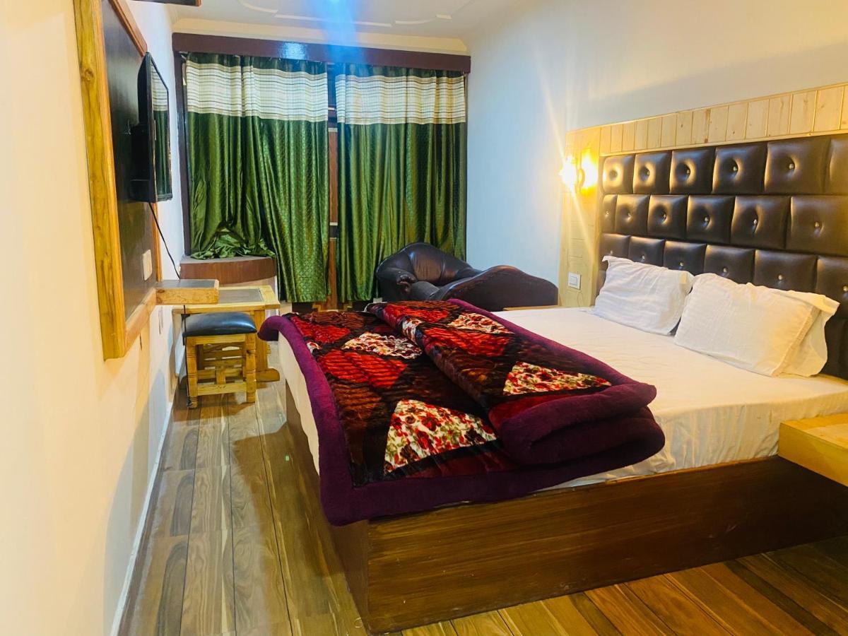 Hotel Hawa Mahal Manāli Екстериор снимка
