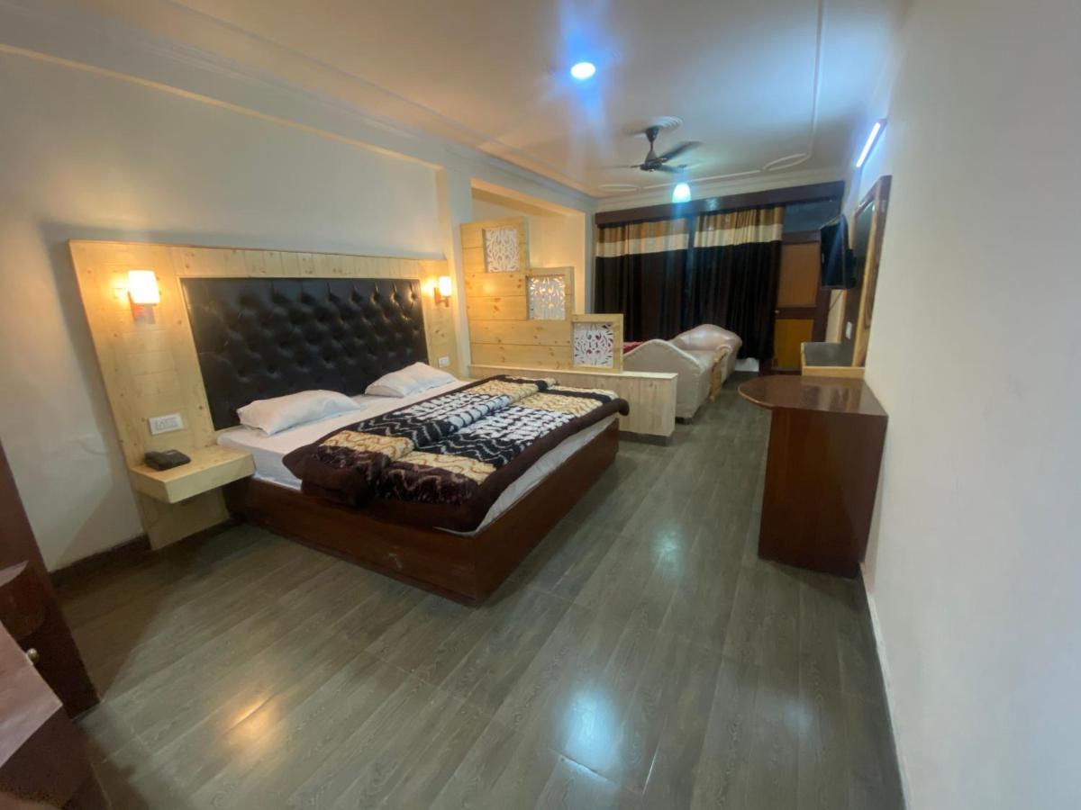 Hotel Hawa Mahal Manāli Екстериор снимка