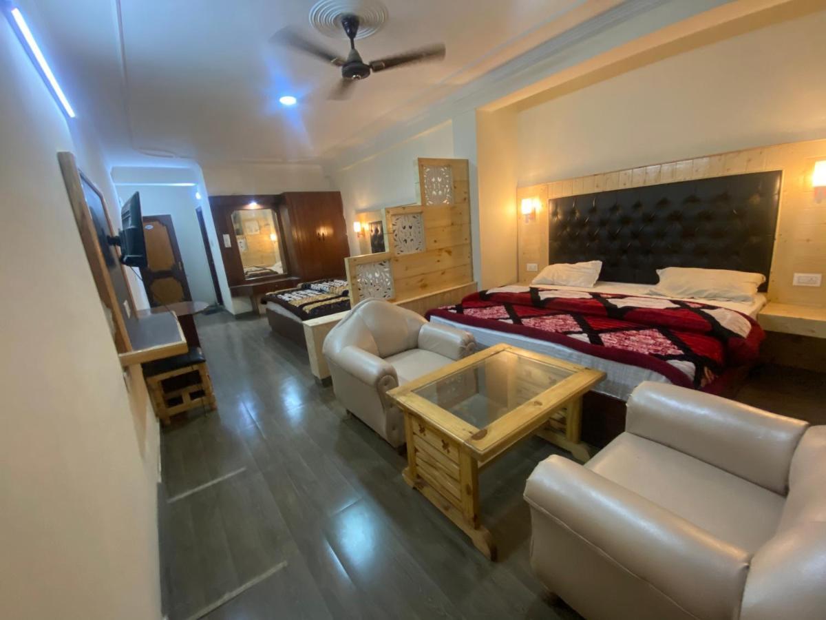 Hotel Hawa Mahal Manāli Екстериор снимка