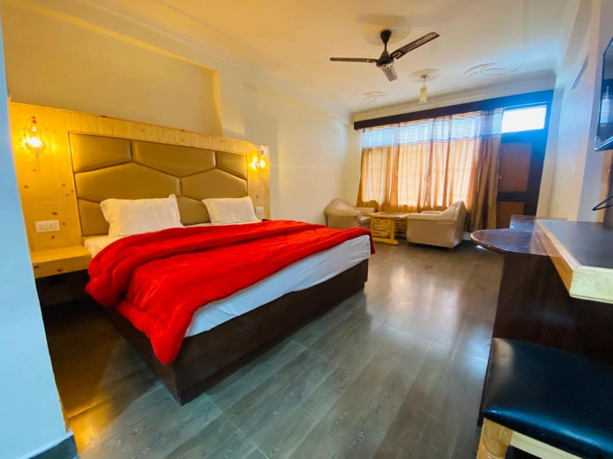 Hotel Hawa Mahal Manāli Екстериор снимка