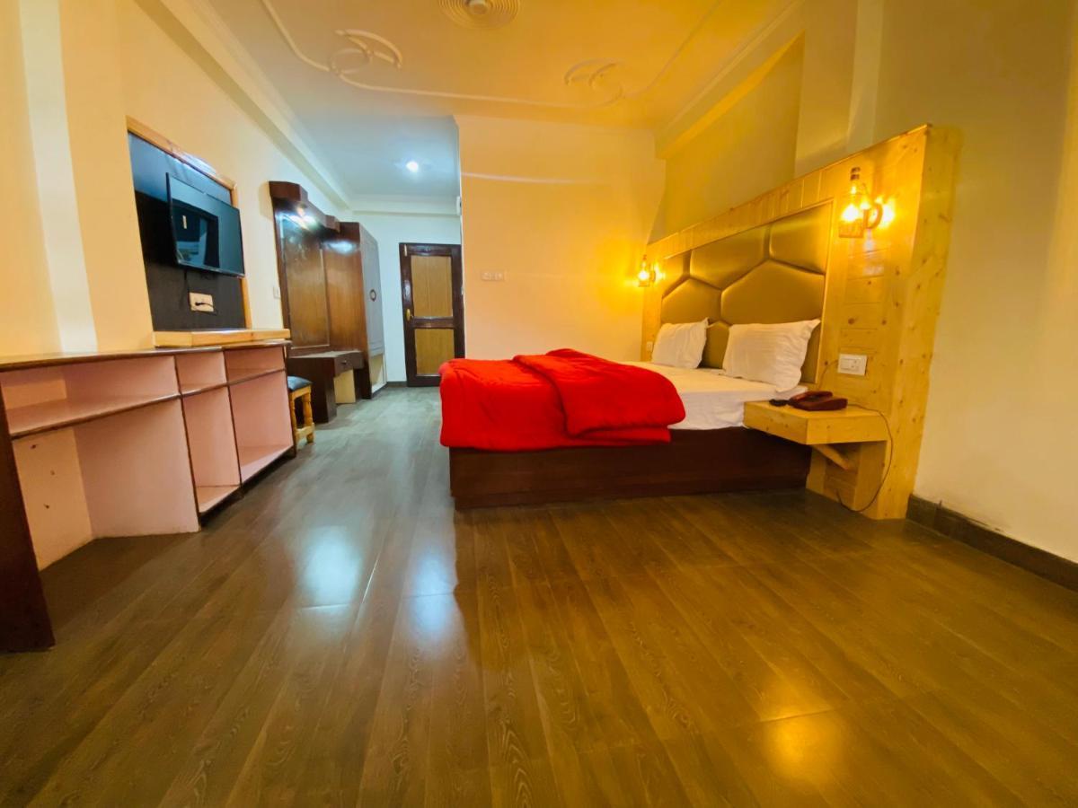 Hotel Hawa Mahal Manāli Екстериор снимка